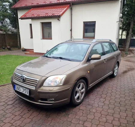 toyota avensis Toyota Avensis cena 7900 przebieg: 330000, rok produkcji 2003 z Radom